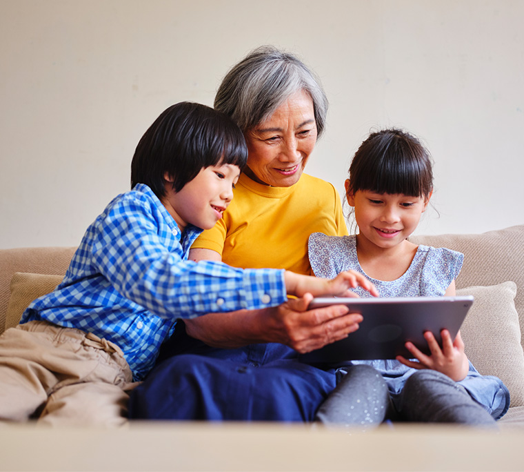 Family reading, Family, Children learning, Children, Aging population, Grandmother and grandchildren, Family